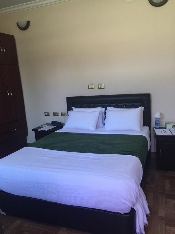 Bow Hotel B&B Addis Ababa Room photo